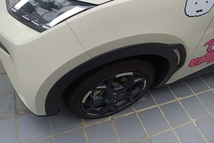 Used BYD Seagull 2025 405 km Flying Edition Left Front Wheel Hub