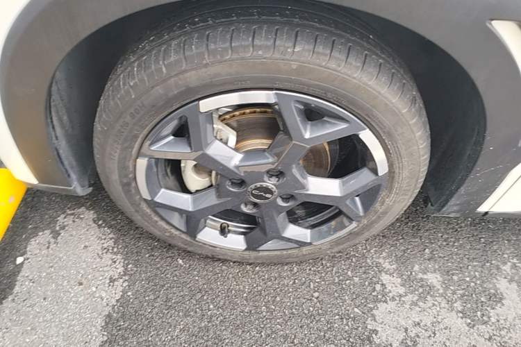 Used BYD Seagull 2025 Smart Drive Version 305 km Freedom Edition Left Front Wheel Hub