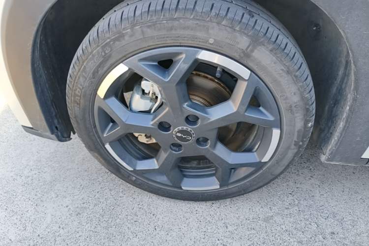 Used BYD Seagull 2025 Smart Drive Version 305 km Freedom Edition Left Front Wheel Hub