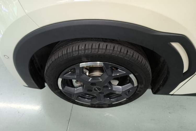 Used BYD Seagull 2025 Intelligent Driving Version 405 km Flying Edition Left Front Wheel Hub