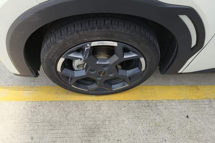 Used BYD Seagull 2025 405 km Flying Edition Left Front Wheel Hub