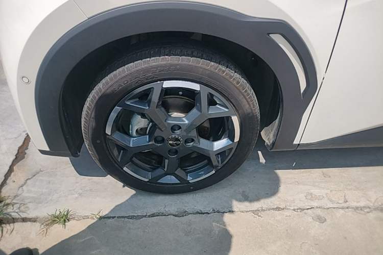Used BYD Seagull 2025 Smart Drive Version 305 km Freedom Edition Left Front Wheel Hub