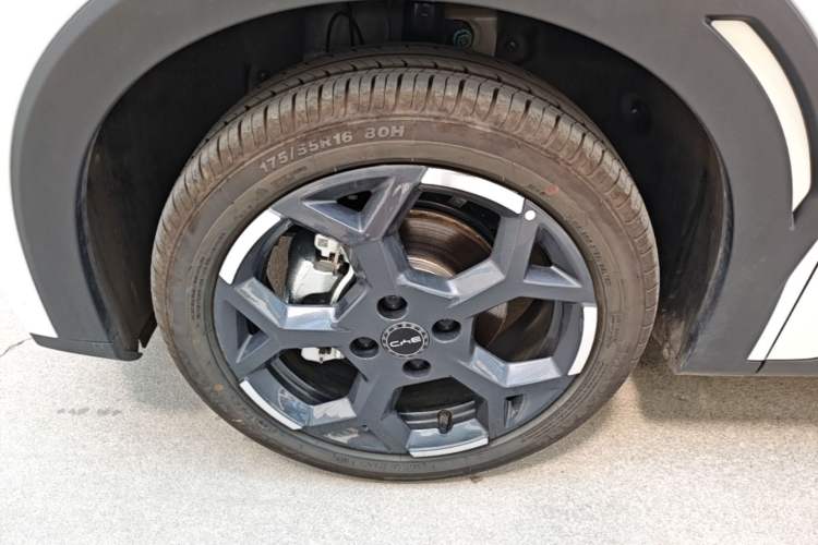 Used BYD Seagull 2025 Smart Drive Version 305 km Freedom Edition Left Front Wheel Hub