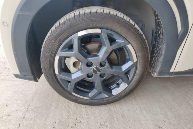 Used BYD Seagull 2025 Smart Drive Version 305 km Freedom Edition Left Front Wheel Hub