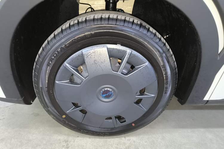 Used BYD Seagull 2025 Intelligent Driving Version 305 km Dynamic Edition Left Front Wheel Hub