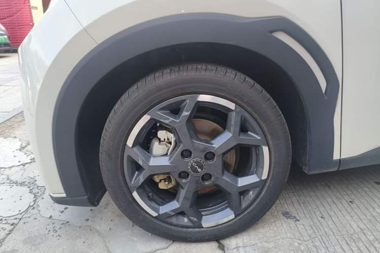 Used BYD Seagull 2025 405 km Flying Edition Left Front Wheel Hub