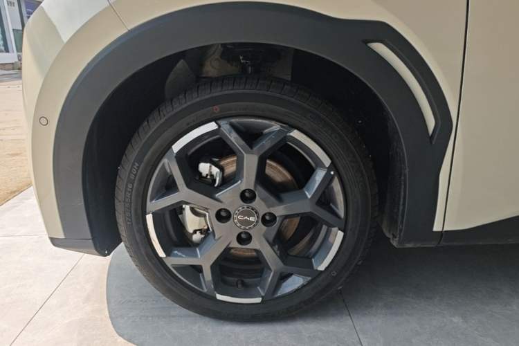 Used BYD Seagull 2025 Smart Drive Version 305 km Freedom Edition Left Front Wheel Hub
