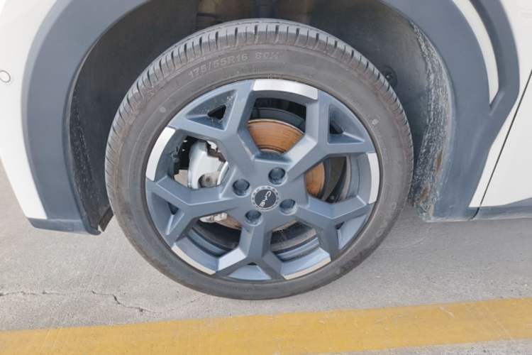 Used BYD Seagull 2025 Smart Drive Version 305 km Freedom Edition Left Front Wheel Hub