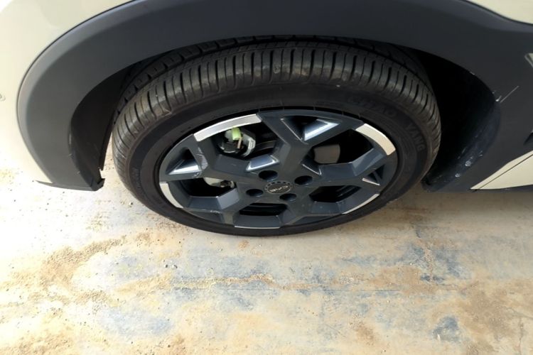 Used BYD Seagull 2025 Smart Drive Version 305 km Freedom Edition Left Front Wheel Hub