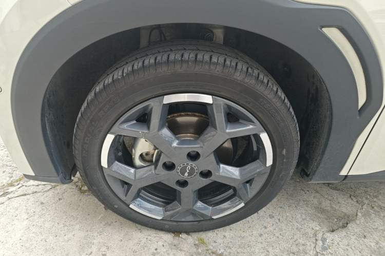 Used BYD Seagull 2025 Smart Drive Version 305 km Freedom Edition Left Front Wheel Hub