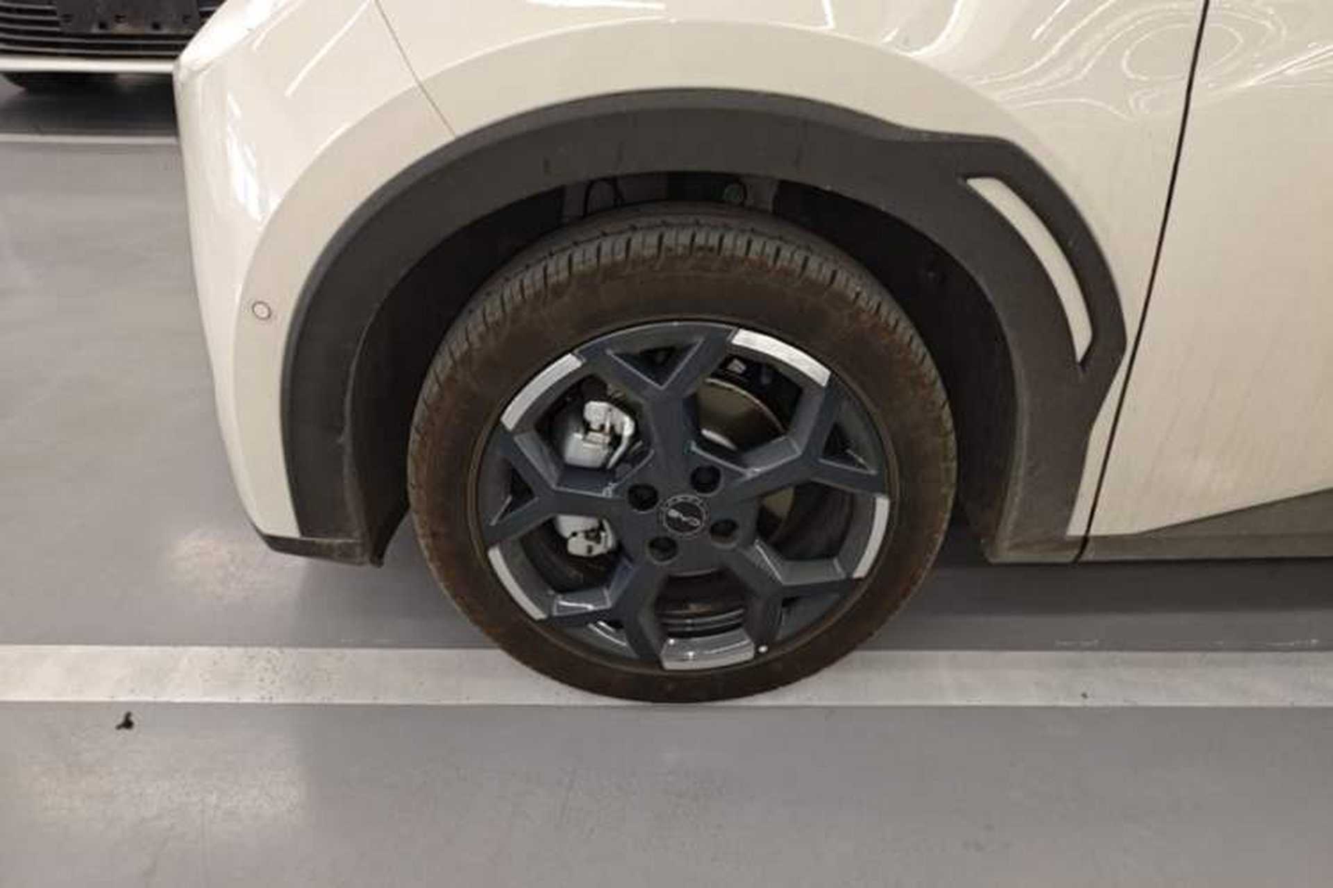 Used BYD Seagull 2025 Smart Drive Version 305 km Freedom Edition Left Front Wheel Hub