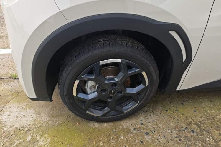 Used BYD Seagull 2025 Model Smart Drive Version 405km Free-Spirited Version Left Front Wheel Hub