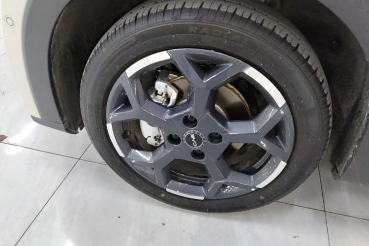 Used BYD Seagull 2025 Smart Drive Version 305 km Freedom Edition Left Front Wheel Hub