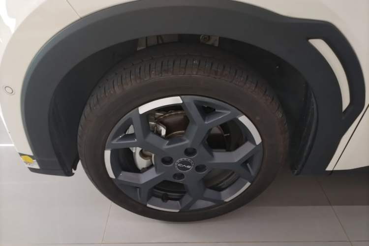 Used BYD Seagull 2025 Smart Drive Version 305 km Freedom Edition Left Front Wheel Hub