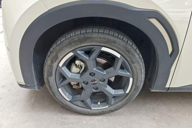 Used BYD Seagull 2025 305 km Free Version Left Front Wheel Hub