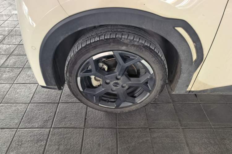 Used BYD Seagull 2025 Smart Drive Version 305 km Freedom Edition Left Front Wheel Hub