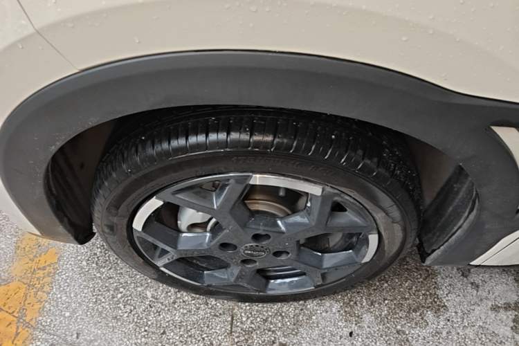 Used BYD Seagull 2025 Smart Drive Version 305 km Freedom Edition Left Front Wheel Hub