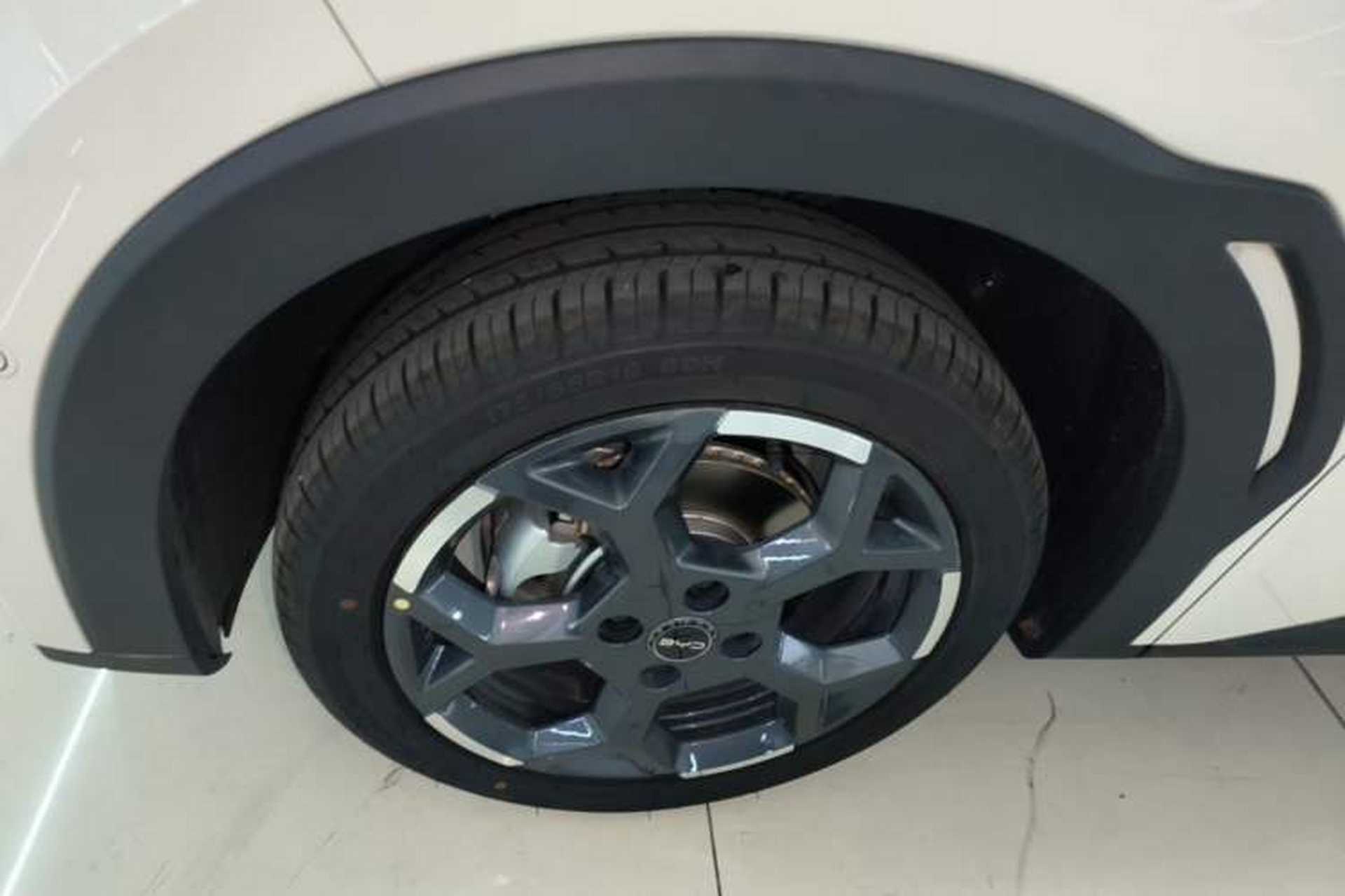 Used BYD Seagull 2025 Smart Drive Version 305 km Freedom Edition Left Front Wheel Hub