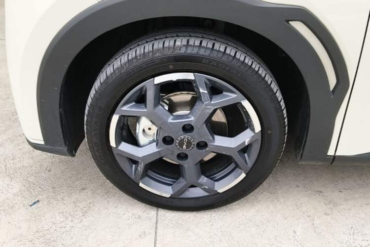 Used BYD Seagull 2025 405 km Flying Edition Left Front Wheel Hub