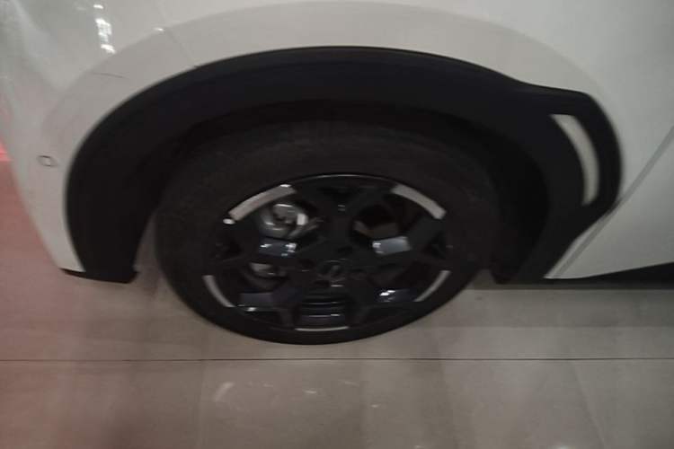 Used BYD Seagull 2025 Smart Drive Version 305 km Freedom Edition Left Front Wheel Hub