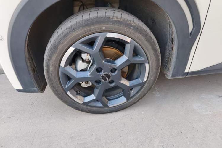 Used BYD Seagull 2025 Smart Drive Version 305 km Freedom Edition Left Front Wheel Hub