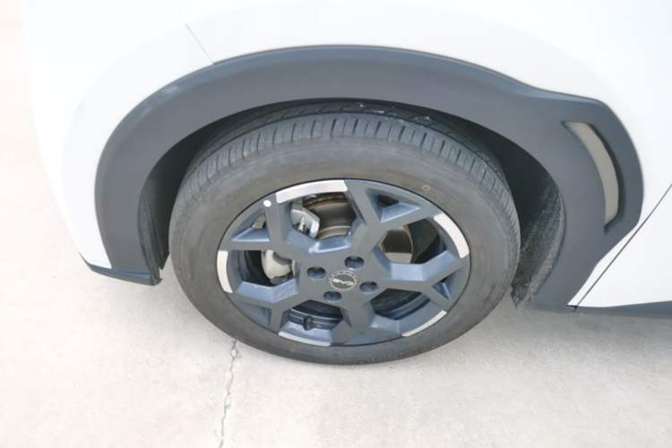 Used BYD Seagull 2025 305 km Free Version Left Front Wheel Hub
