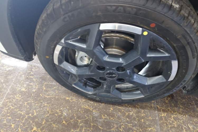 Used BYD Seagull 2025 Smart Drive Version 305 km Freedom Edition Left Front Wheel Hub