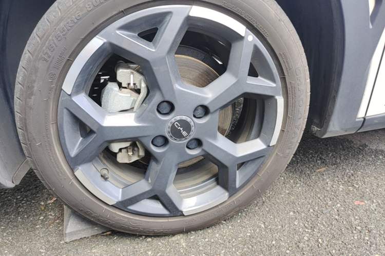 Used BYD Seagull 2025 305 km Free Version Left Front Wheel Hub