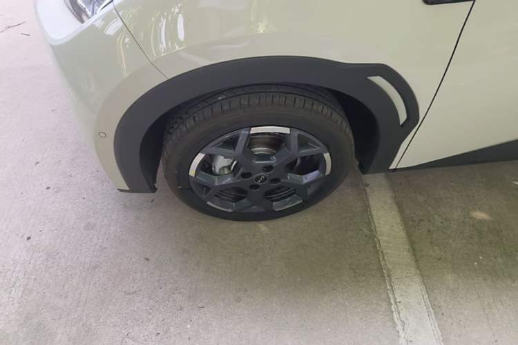 Used BYD Seagull 2025 Smart Drive Version 305 km Freedom Edition Left Front Wheel Hub