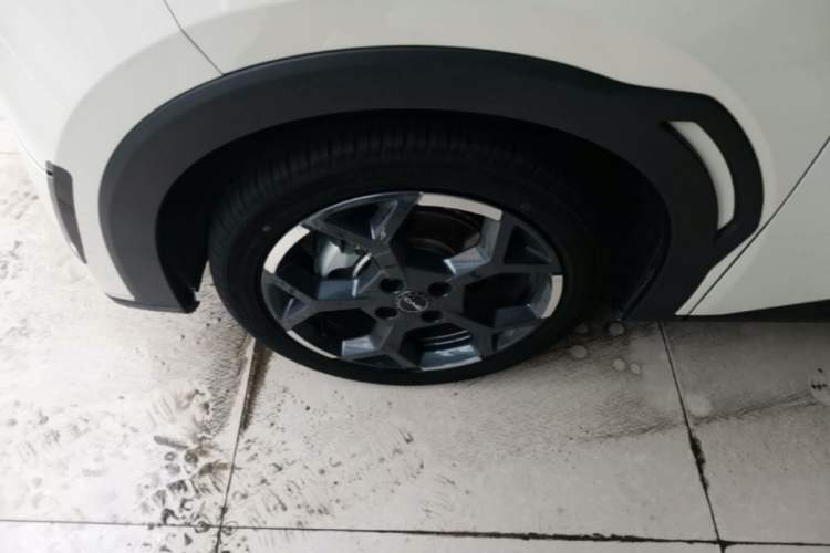 Used BYD Seagull 2025 305 km Free Version Left Front Wheel Hub