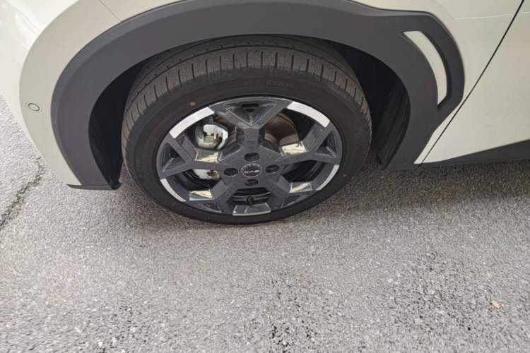 Used BYD Seagull 2025 Smart Drive Version 305 km Freedom Edition Left Front Wheel Hub