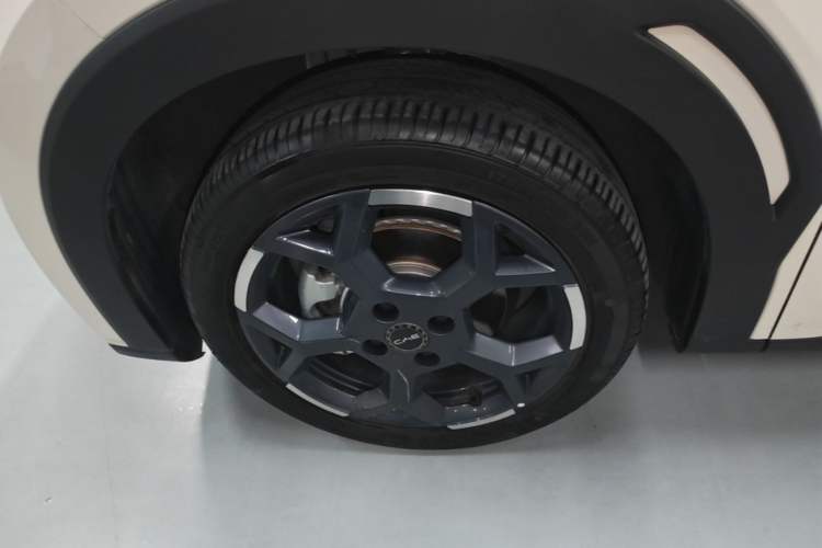 Used BYD Seagull 2025 405 km Flying Edition Left Front Wheel Hub