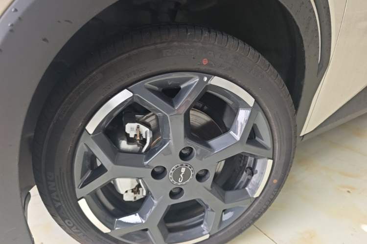 Used BYD Seagull 2025 Smart Drive Version 305 km Freedom Edition Left Front Wheel Hub