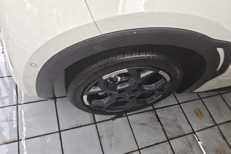 Used BYD Seagull 2025 Smart Drive Version 305 km Freedom Edition Left Front Wheel Hub