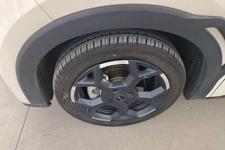 Used BYD Seagull 2025 305 km Free Version Left Front Wheel Hub