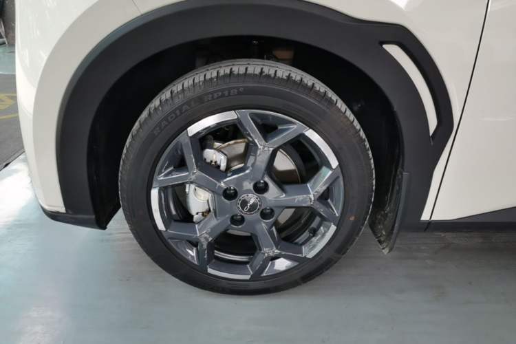 Used BYD Seagull 2025 305 km Free Version Left Front Wheel Hub