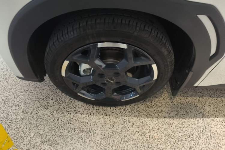 Used BYD Seagull 2025 305 km Free Version Left Front Wheel Hub