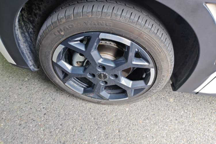 Used BYD Seagull 2025 Smart Drive Version 305 km Freedom Edition Left Front Wheel Hub