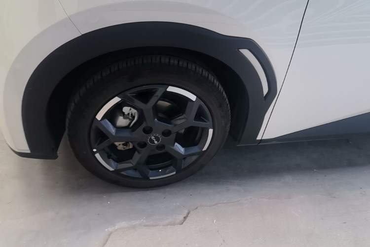 Used BYD Seagull 2025 405 km Flying Edition Left Front Wheel Hub