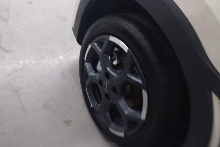 Used BYD Seagull 2025 Smart Drive Version 305 km Freedom Edition Left Front Wheel Hub