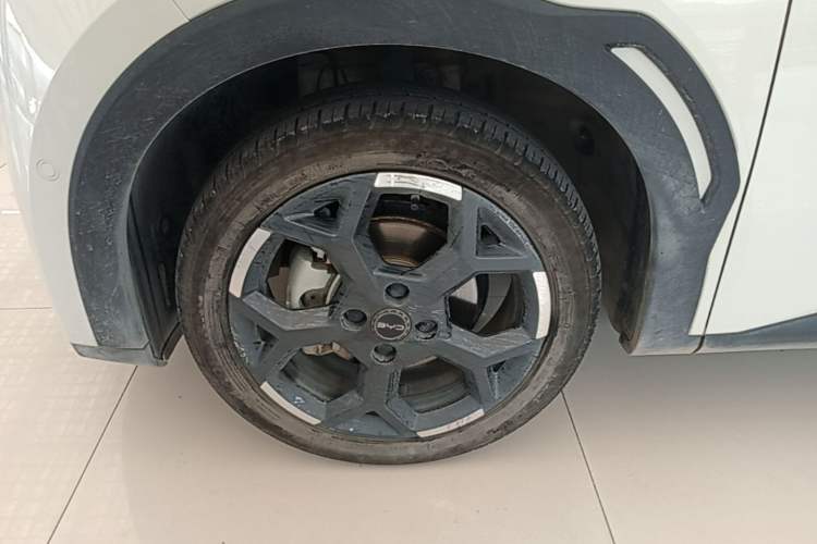 Used BYD Seagull 2025 Smart Drive Version 305 km Freedom Edition Left Front Wheel Hub
