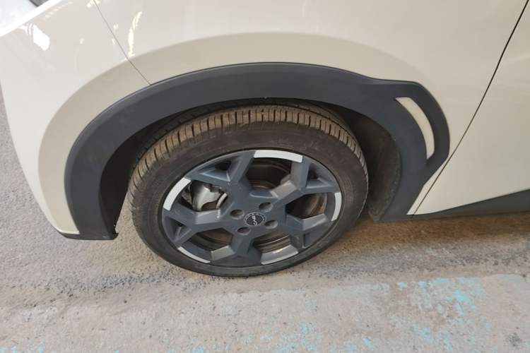 Used BYD Seagull 2025 305 km Free Version Left Front Wheel Hub
