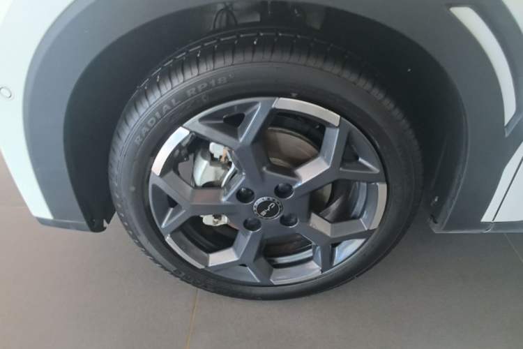 Used BYD Seagull 2025 Smart Drive Version 305 km Freedom Edition Left Front Wheel Hub
