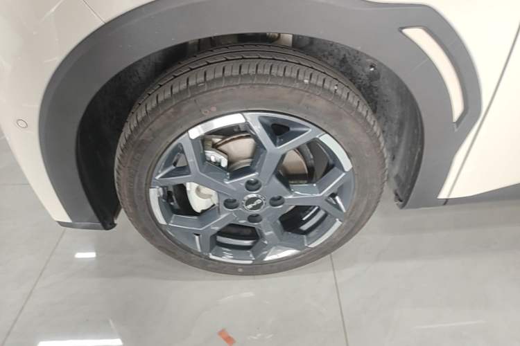 Used BYD Seagull 2025 Smart Drive Version 305 km Freedom Edition Left Front Wheel Hub
