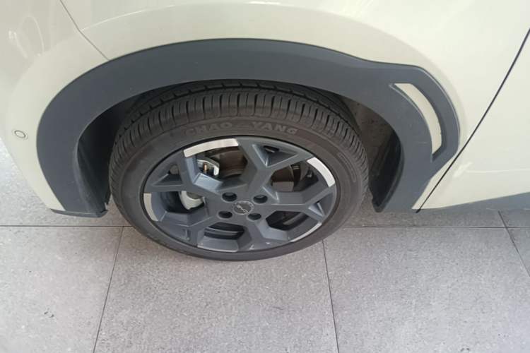 Used BYD Seagull 2025 Smart Drive Version 305 km Freedom Edition Left Front Wheel Hub