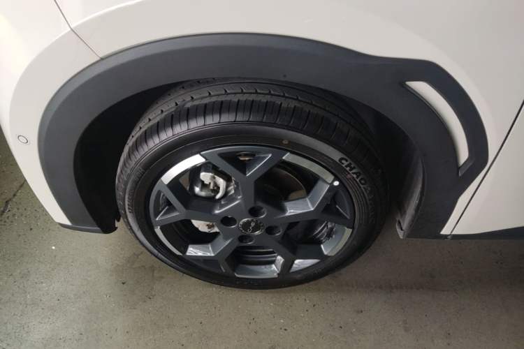 Used BYD Seagull 2025 Smart Drive Version 305 km Freedom Edition Left Front Wheel Hub