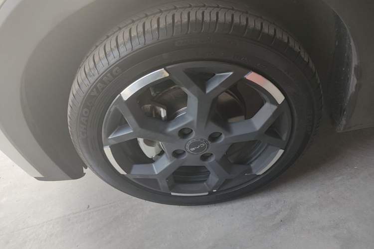 Used BYD Seagull 2025 Smart Drive Version 305 km Freedom Edition Left Front Wheel Hub