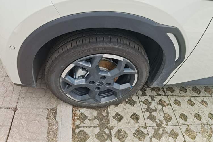 Used BYD Seagull 2025 Smart Drive Version 305 km Freedom Edition Left Front Wheel Hub