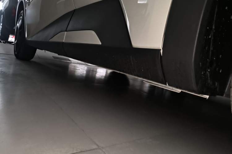 Used BYD Seagull 2025 305km Active Version Left Side Sill