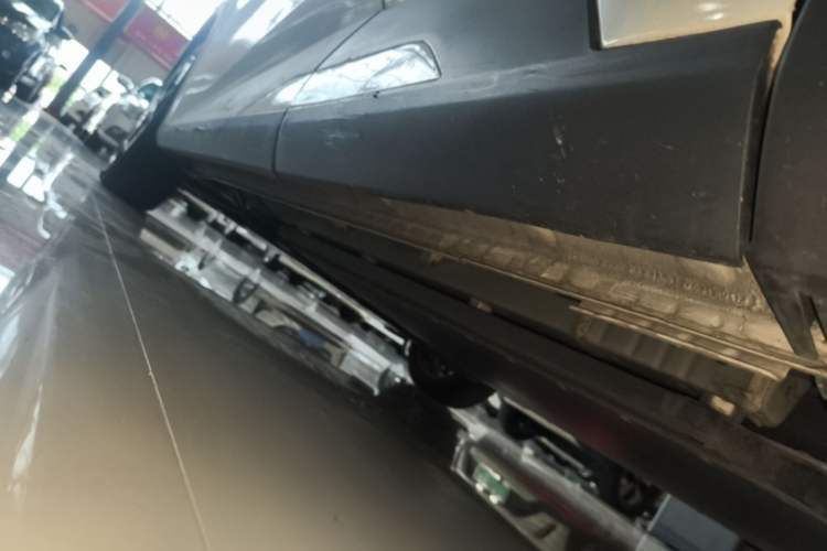Used BYD Seagull 2025 305 km Free Version Left Side Sill